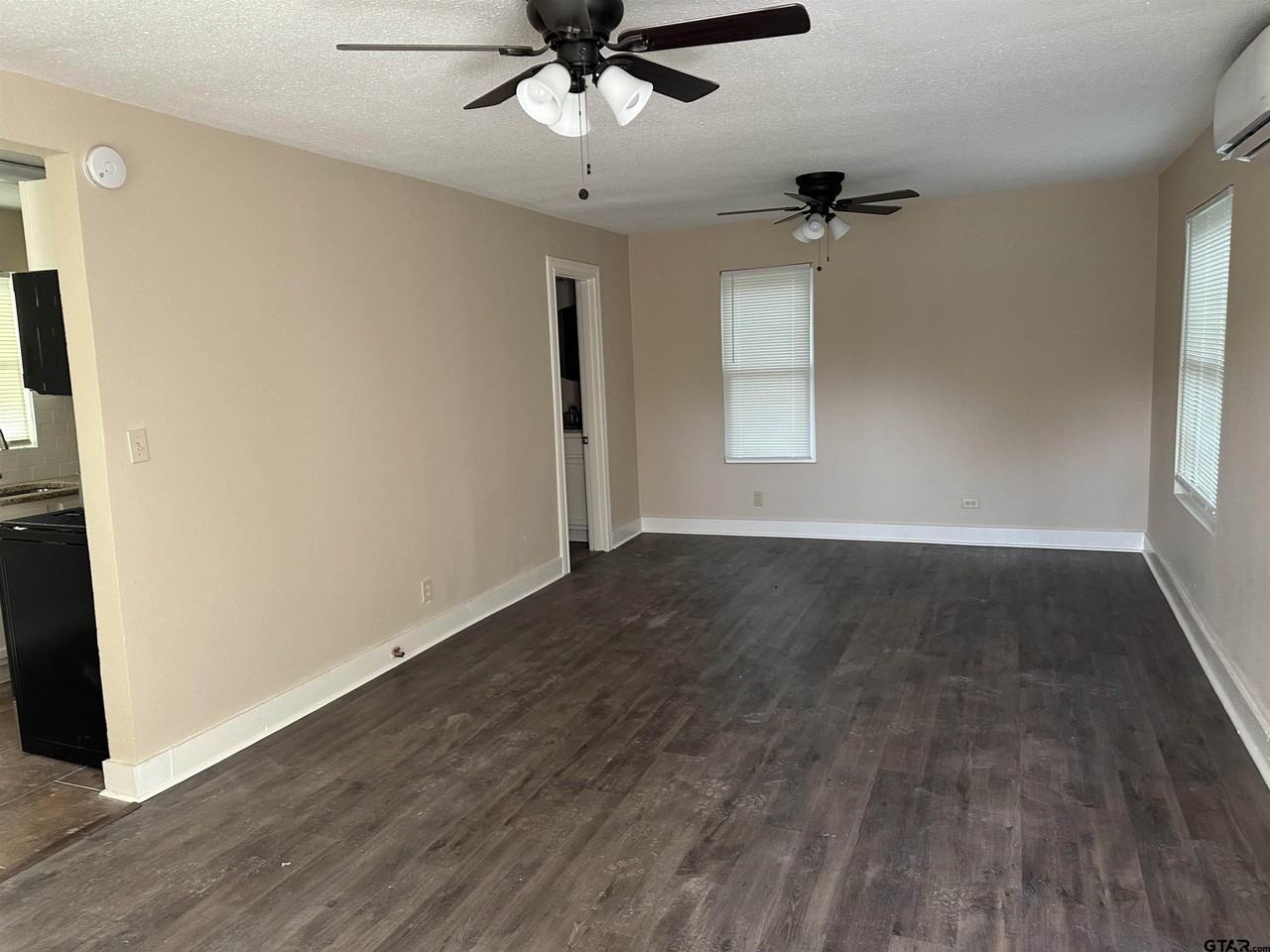 629 S Palace Ave - Photo 4 of 11