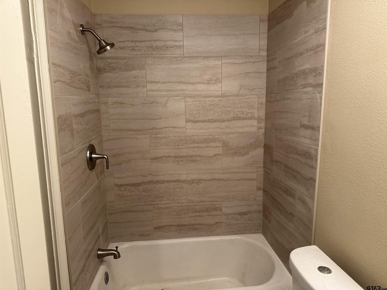 629 S Palace Ave - Photo 7 of 11