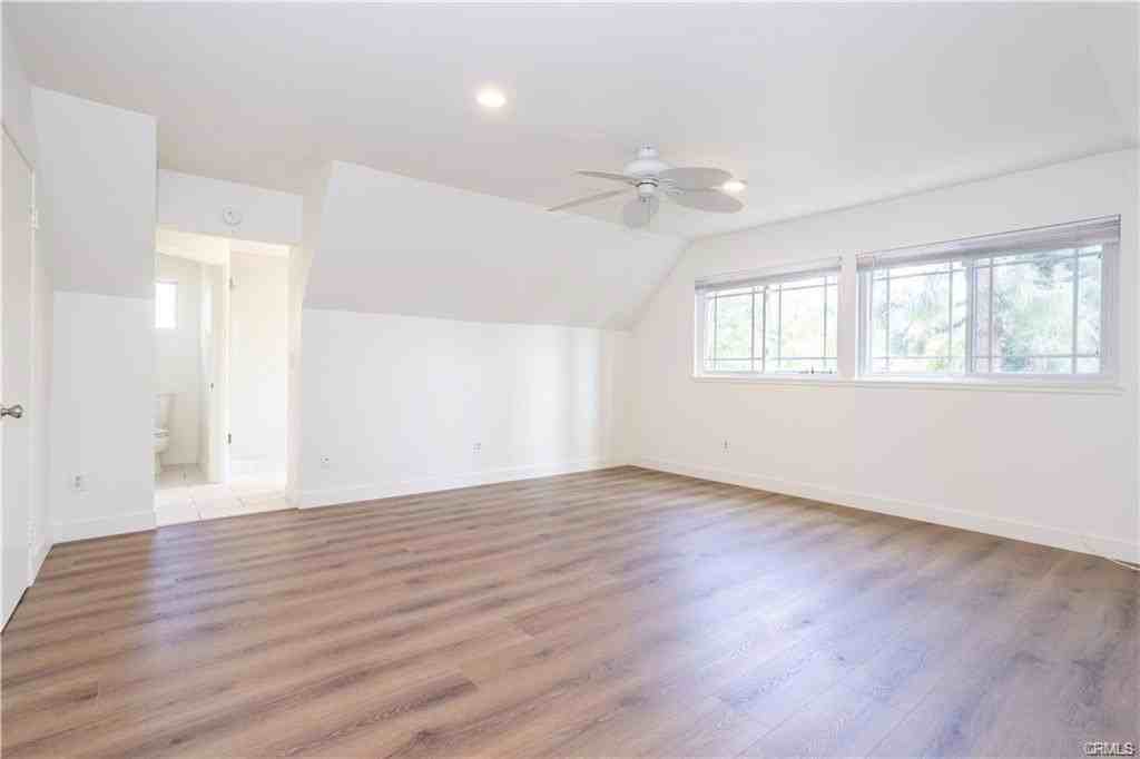 11300 Yolanda Ave - Photo 6 of 7
