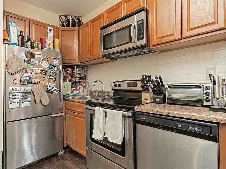 1214 Washington St #3 - Photo 2 of 9