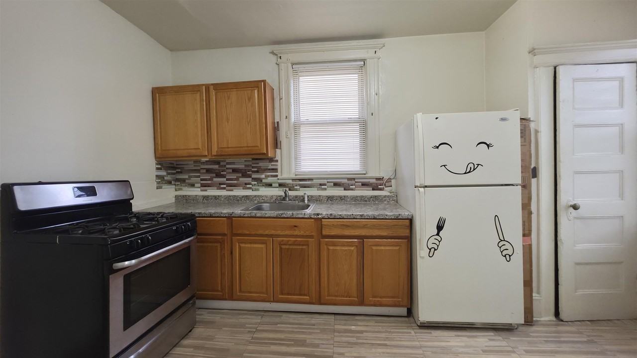 19 Delaware Ave #2 - Photo 5 of 16