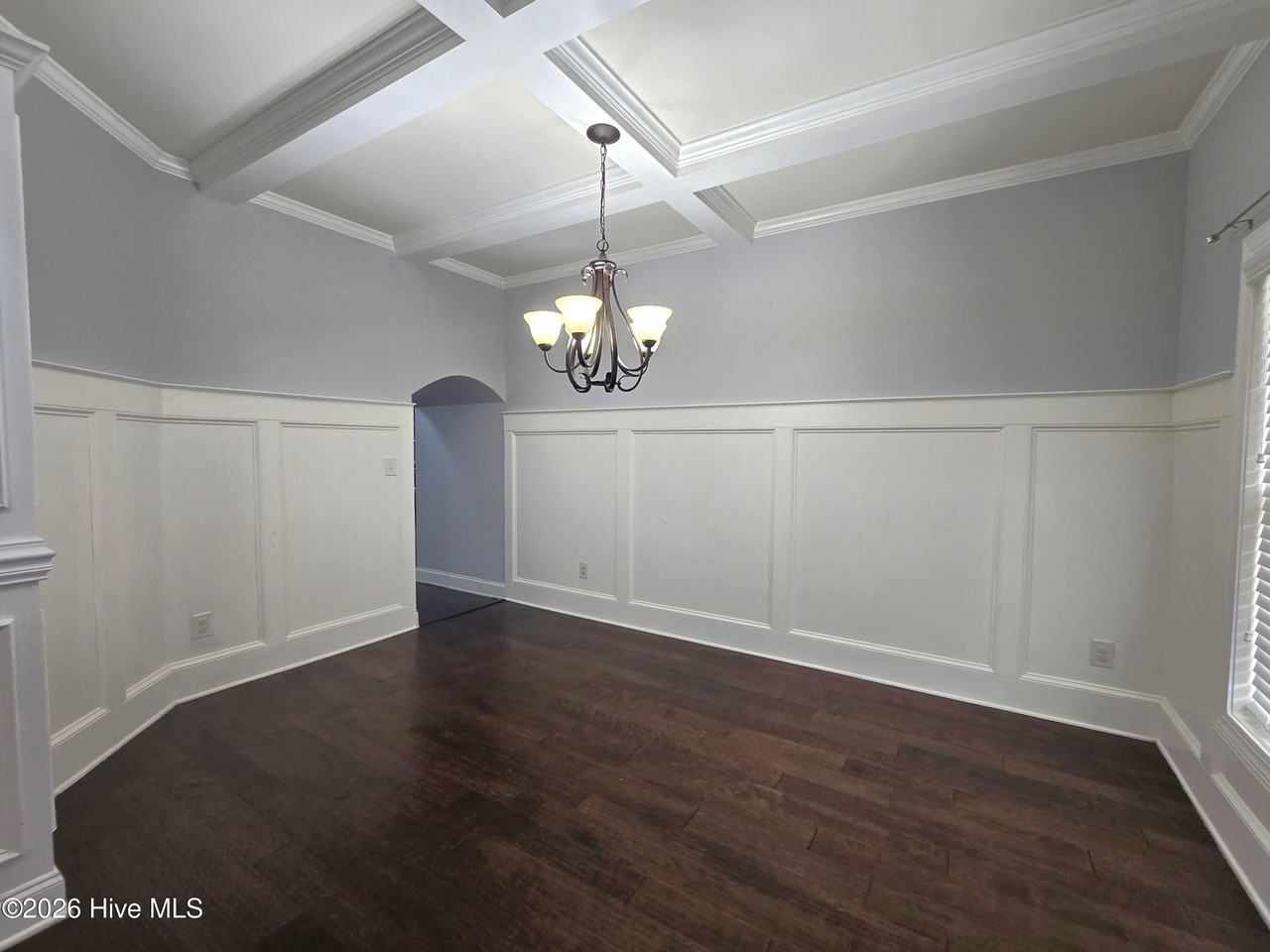 8809 Crenshaw Dr - Photo 5 of 43