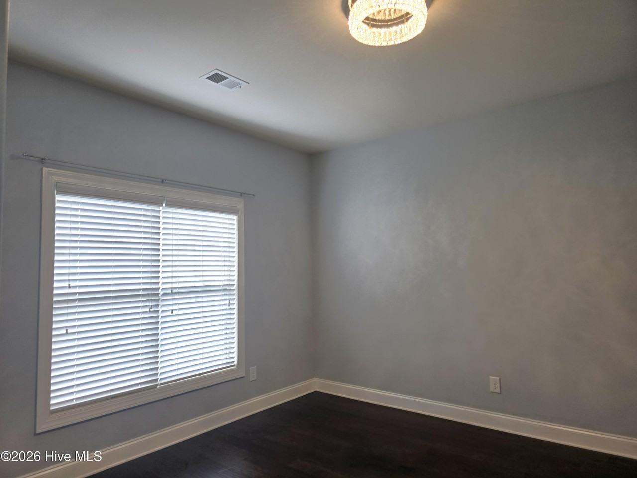 8809 Crenshaw Dr - Photo 7 of 43