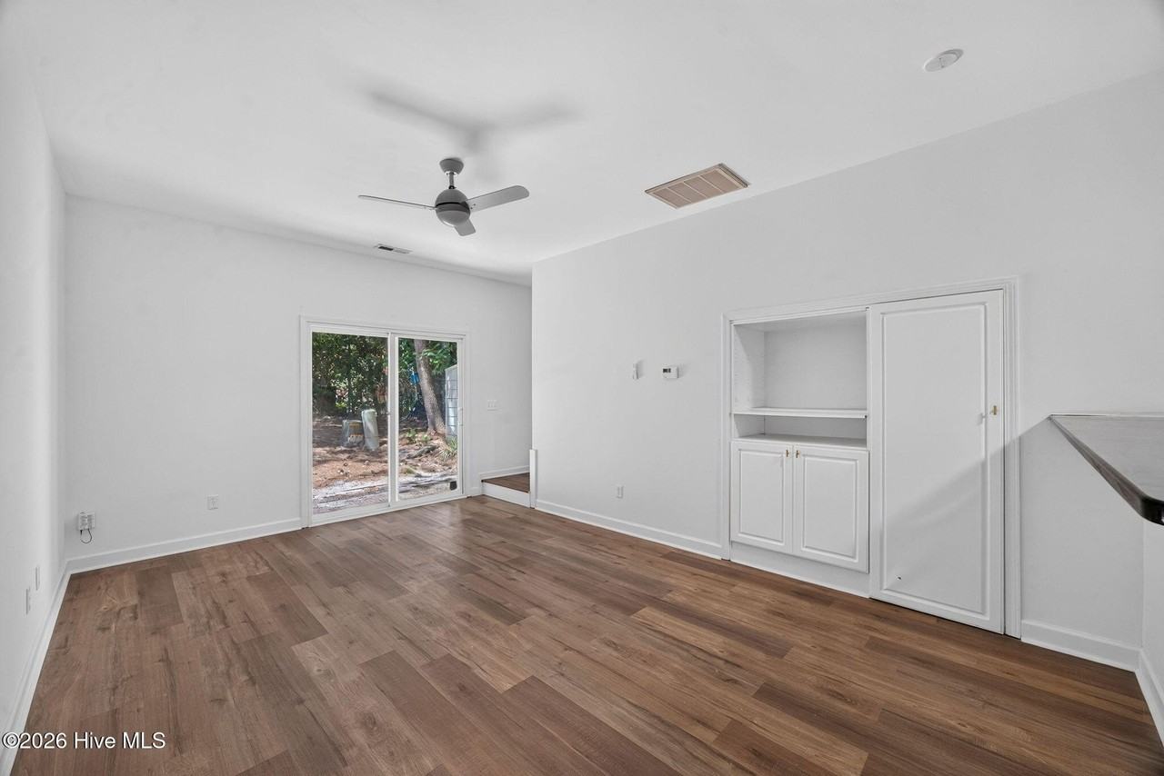 993 Downey Branch Ln - Photo 3 of 30