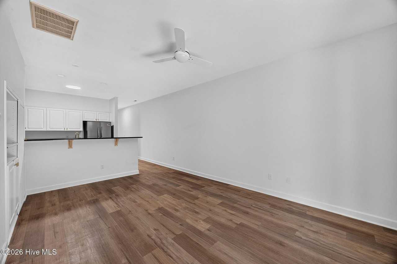 993 Downey Branch Ln - Photo 5 of 30