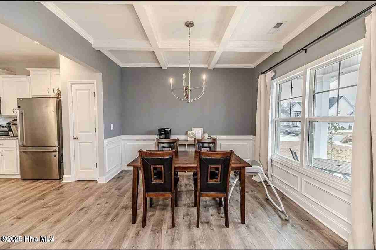 223 Burnside Dr - Photo 3 of 33