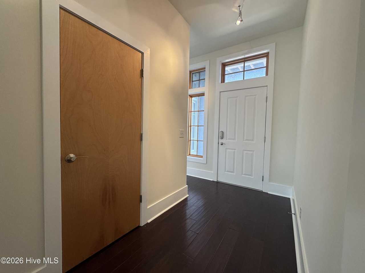 801 N 4th St #302 - Photo 3 of 19