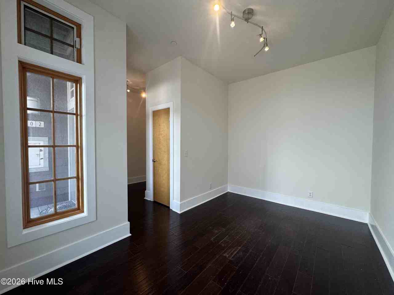 801 N 4th St #302 - Photo 4 of 19