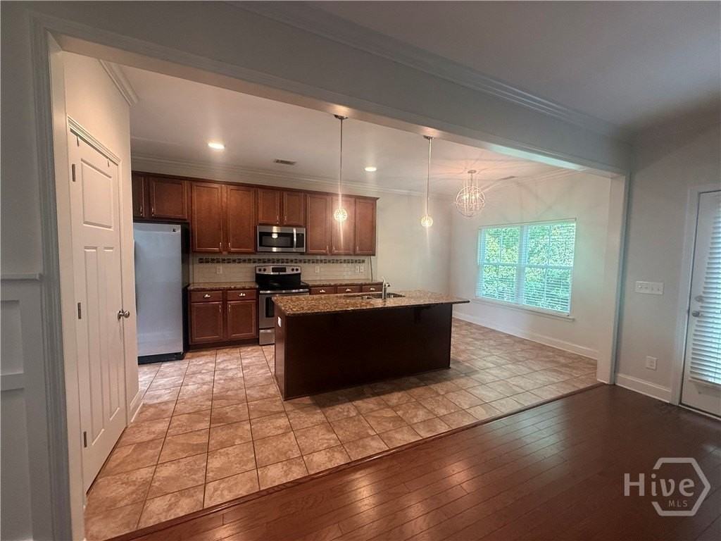 73 Waverly Ln - Photo 5 of 25