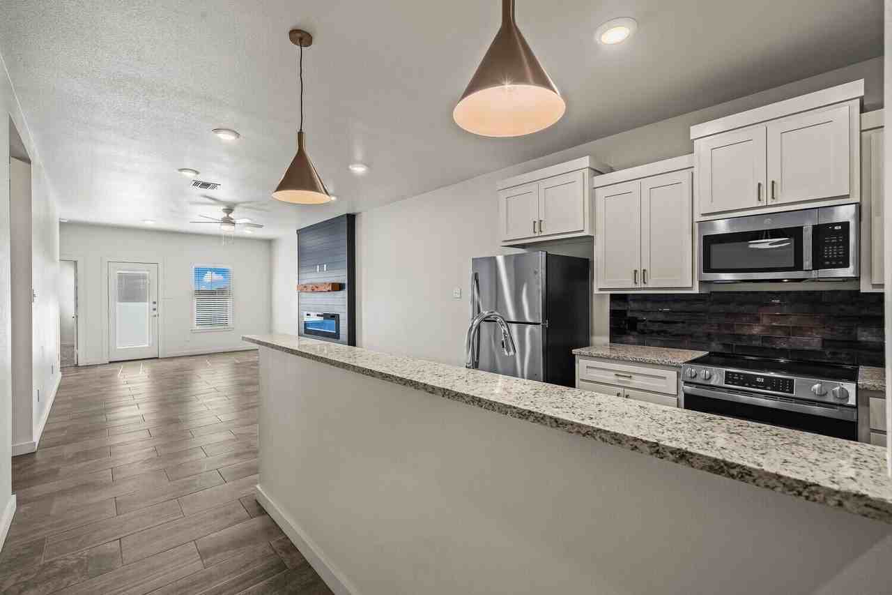 1125 N 7th St - Photo 6 of 24