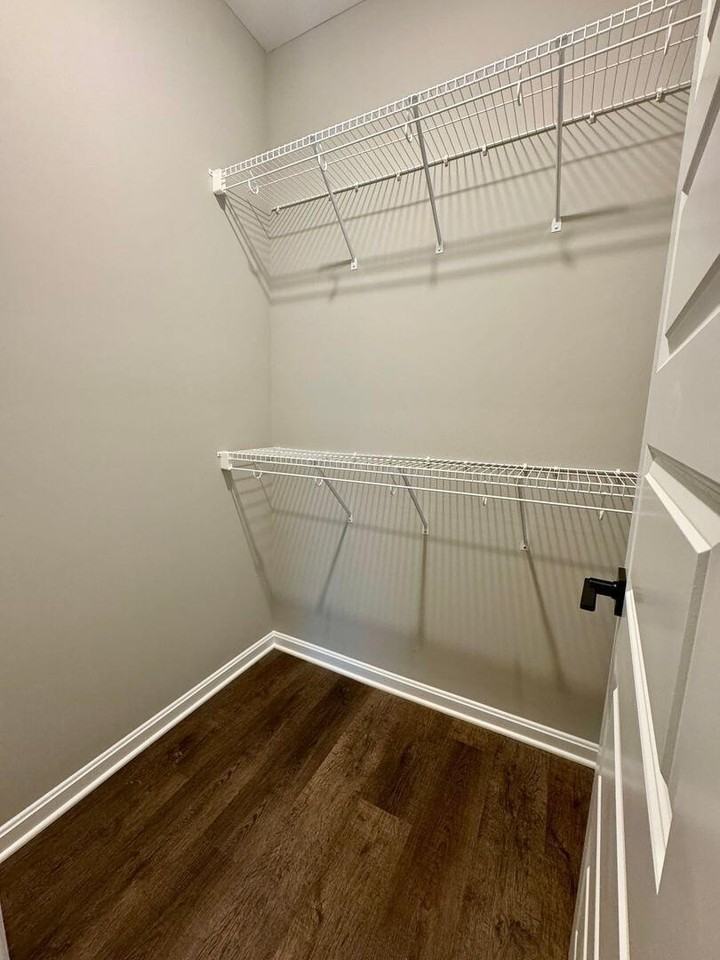 106 Sidewinder Dr - Photo 3 of 22