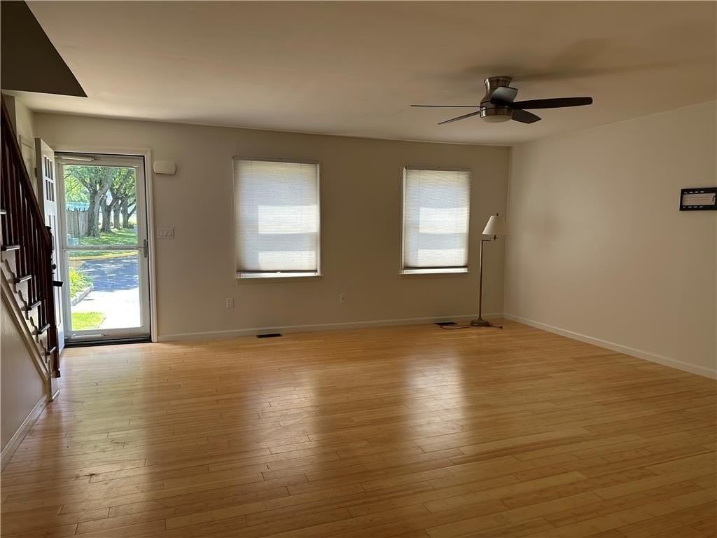 10 Fort Lee Ct - Photo 4 of 14