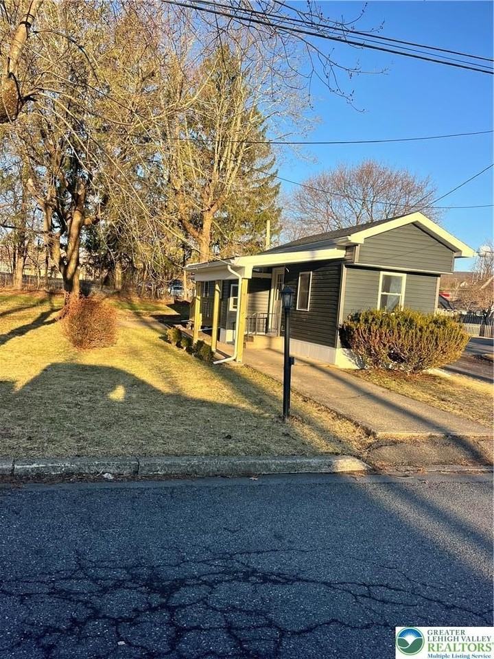 32 S 9th St - Photo 2 of 10