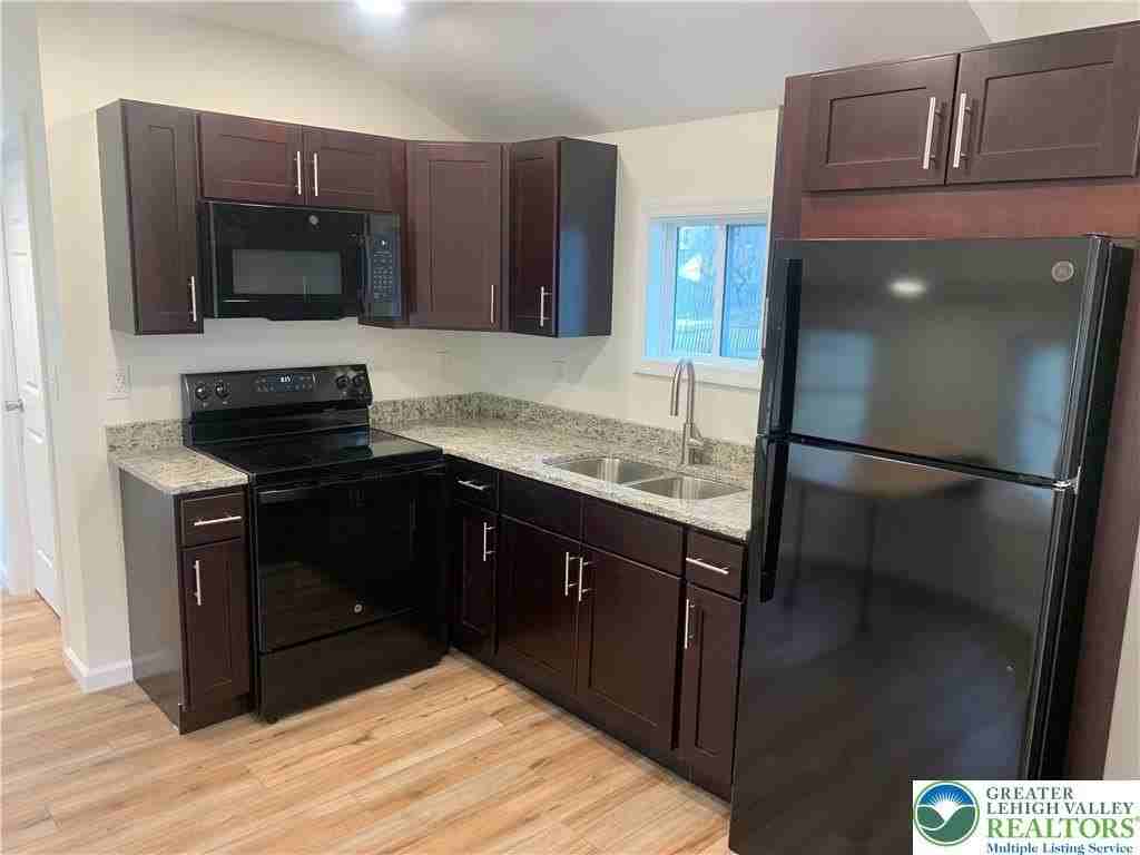 32 S 9th St - Photo 5 of 10