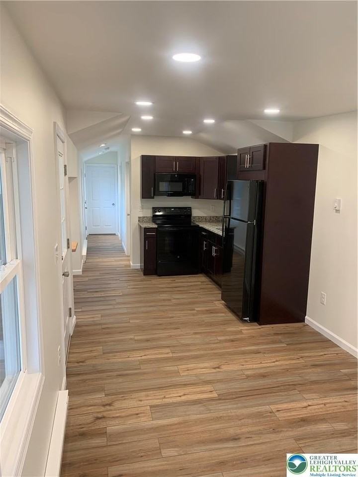 32 S 9th St - Photo 6 of 10