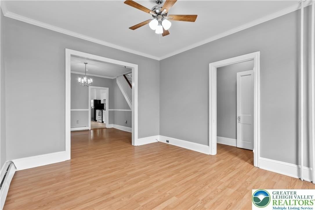 227 E Garrison St - Photo 4 of 34