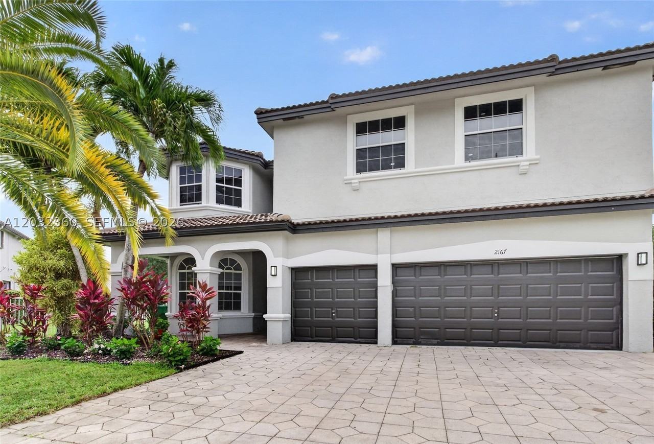2167 Sw 176th Ter - Photo 3 of 50