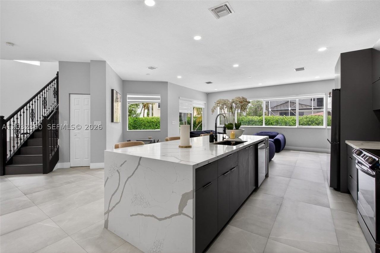2167 Sw 176th Ter - Photo 6 of 50