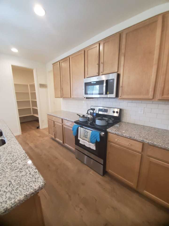W Kingman Dr - Photo 2 of 17