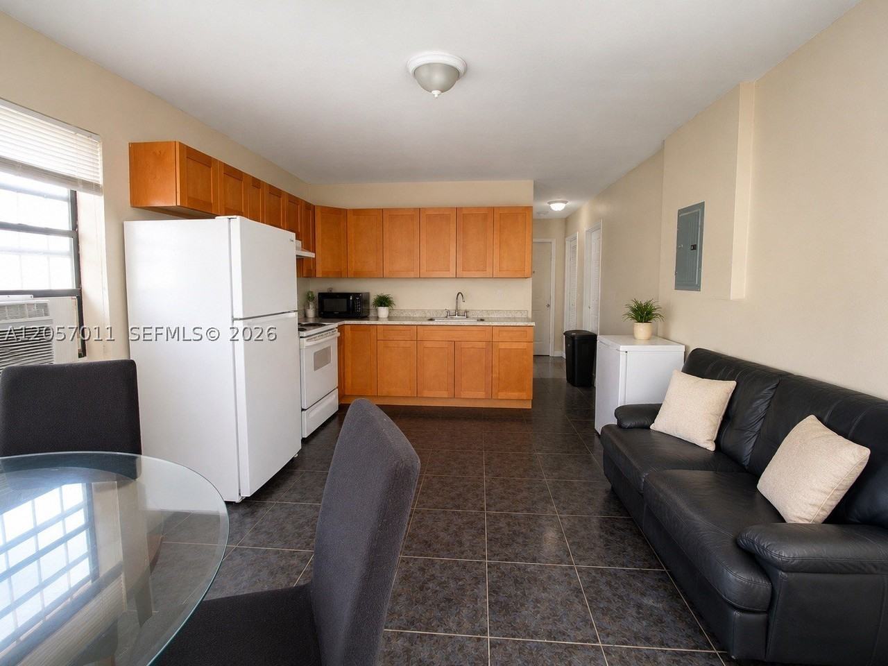 10200 Sw 171st St #B - Photo 4 of 12