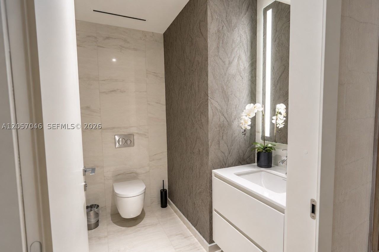 300 Biscayne Boulevard Way #3109W - Photo 5 of 43