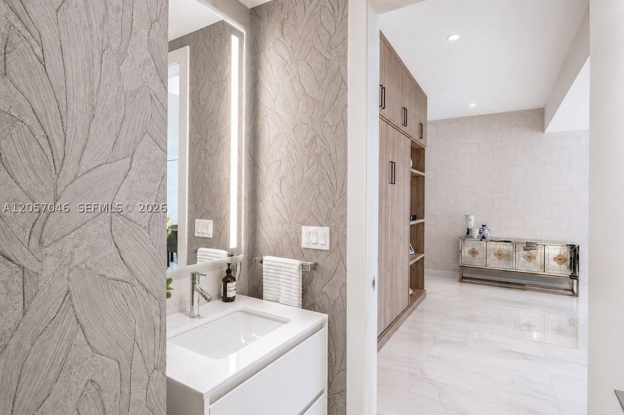 300 Biscayne Boulevard Way #3109W - Photo 6 of 43