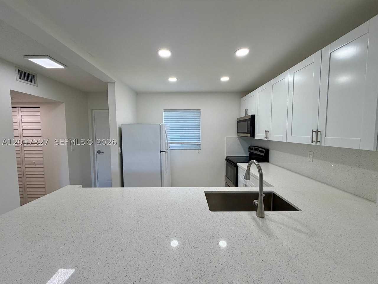 7730 Camino Real #F406 - Photo 4 of 22