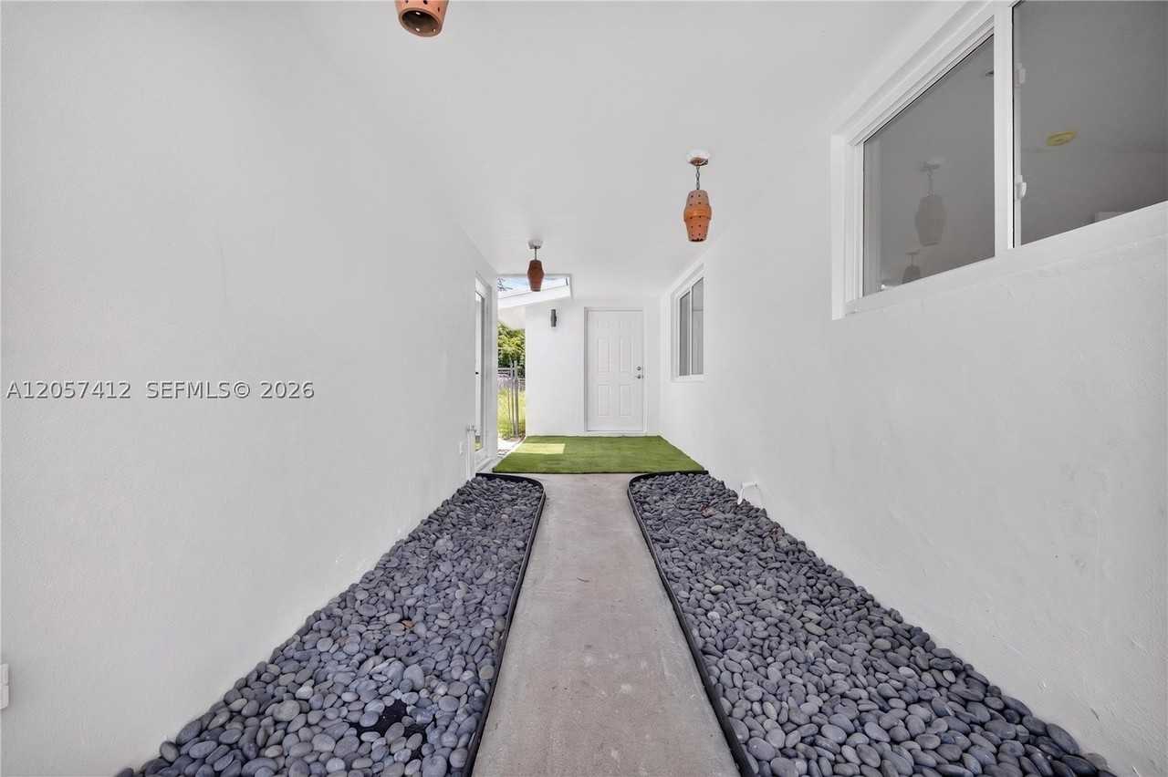 5715 Jackson St - Photo 6 of 50