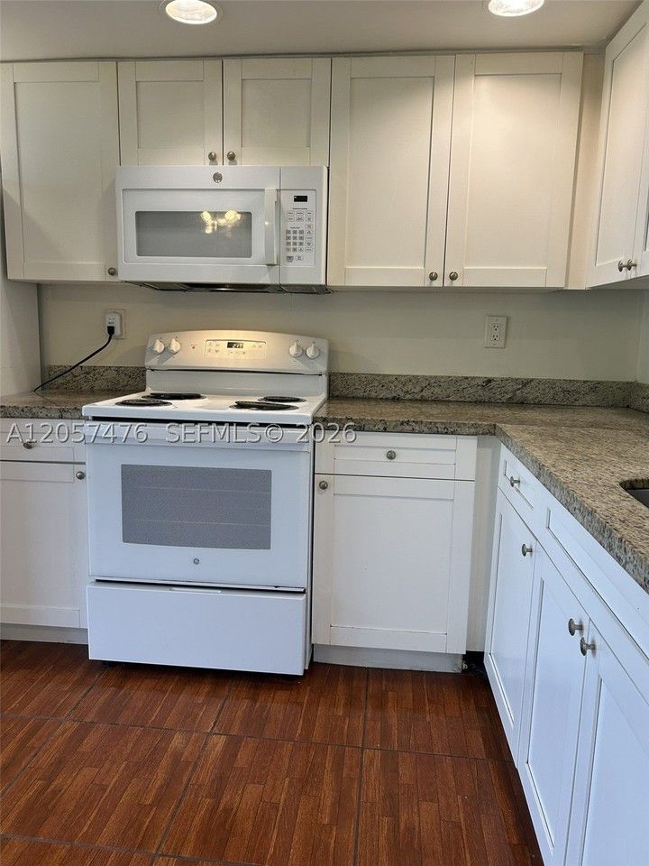 8520 Sw 133rd Avenue Rd #213 - Photo 4 of 26