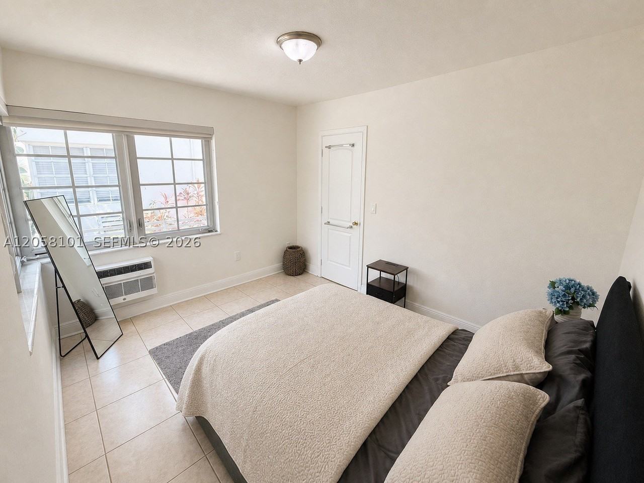 951 Jefferson Ave #2 - Photo 5 of 24