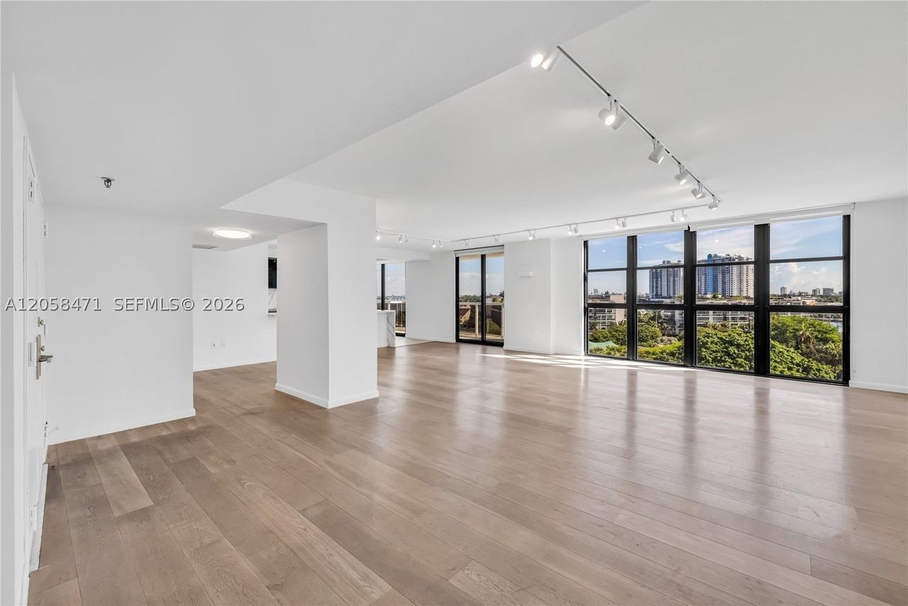 9 Island Ave #814 - Photo 6 of 40