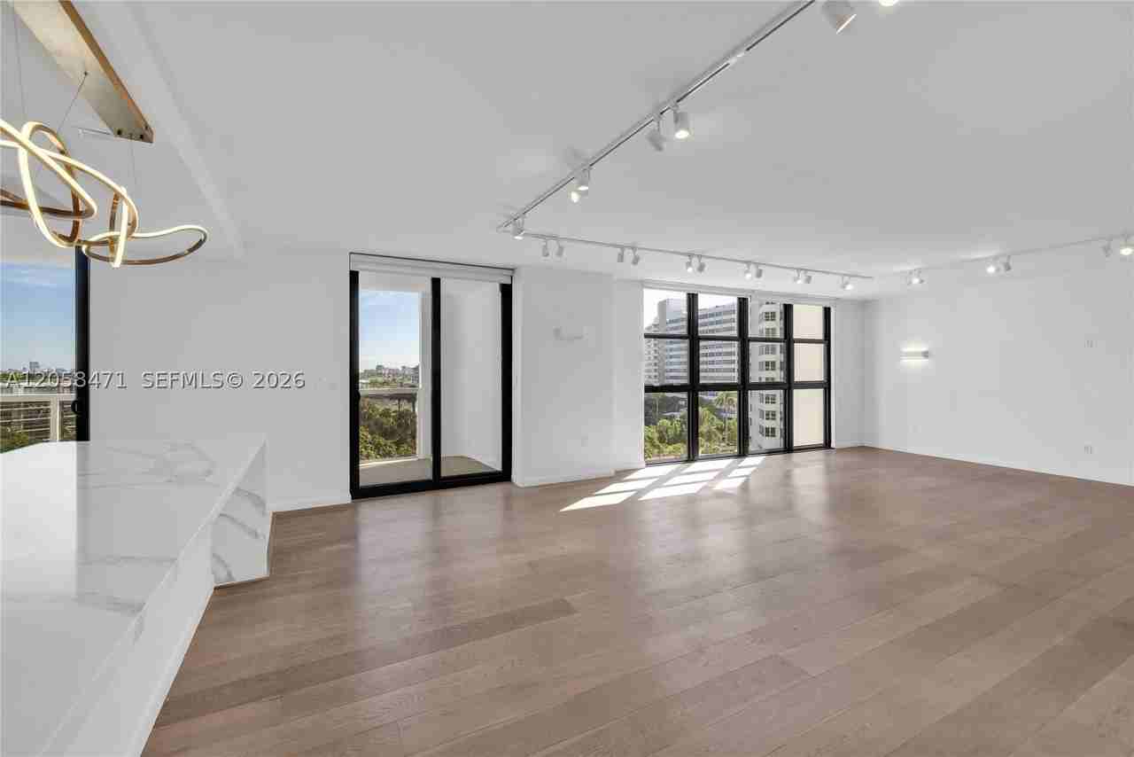 9 Island Ave #814 - Photo 7 of 40