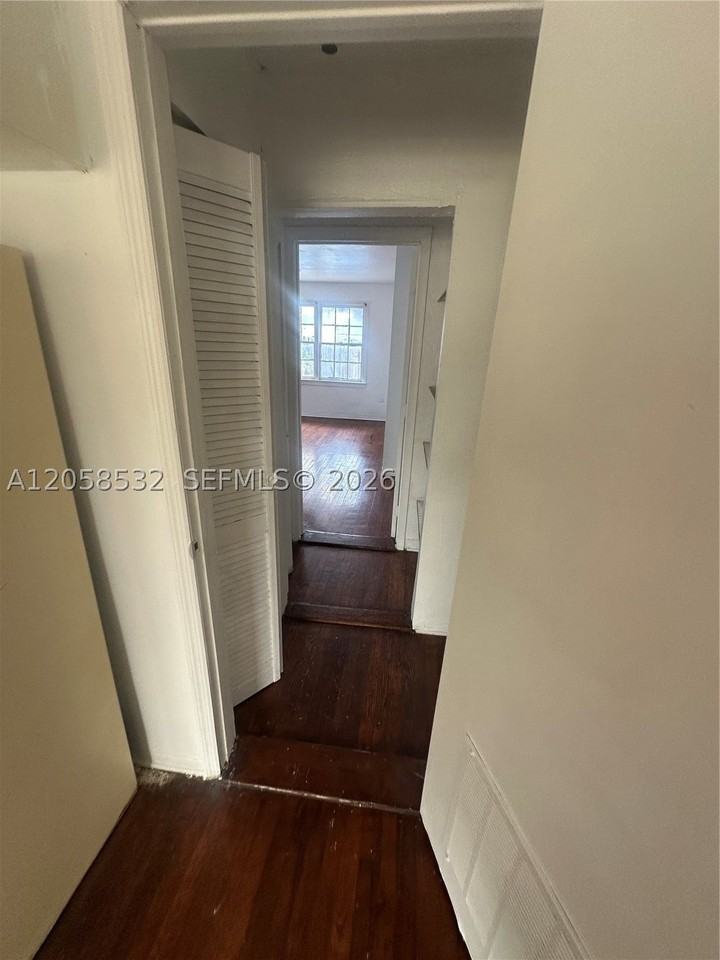 1928 Mckinley St #5 - Photo 3 of 5