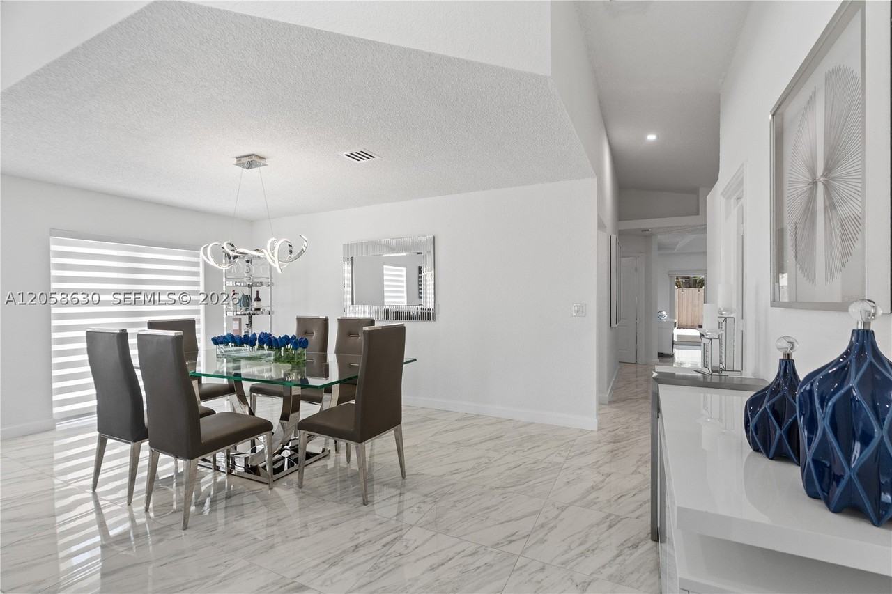 8842 Sw 215th Ln #8842 - Photo 7 of 50