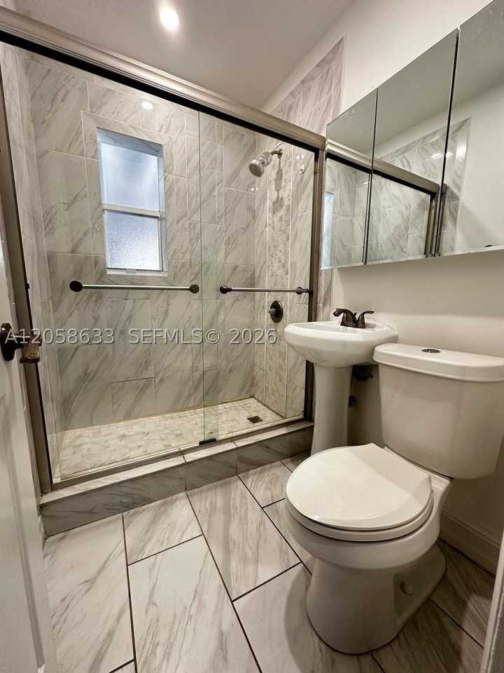 903 Ne 111th St #903 - Photo 7 of 14