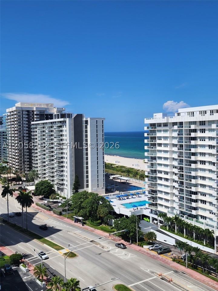 5600 Collins Ave #17U - Photo 7 of 27