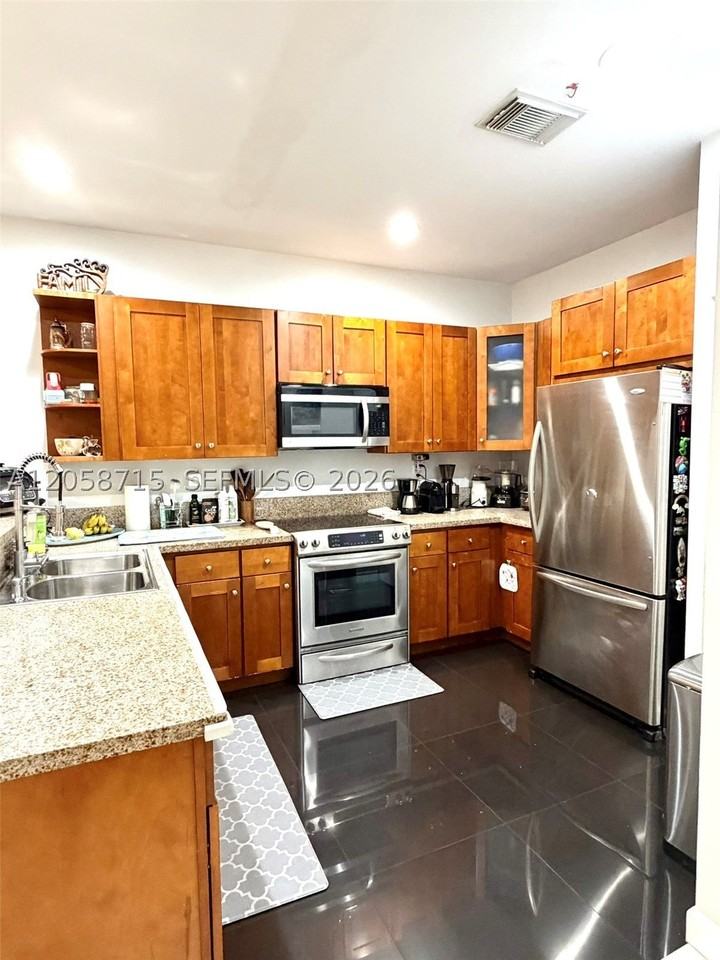 10780 Nw 74th Ln #10780 - Photo 3 of 50