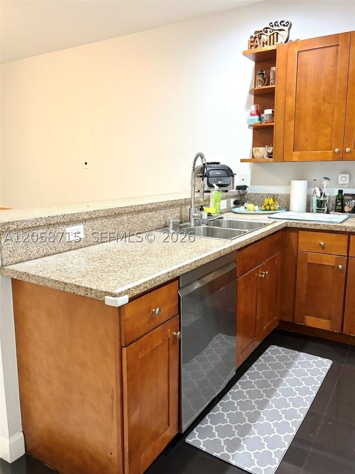 10780 Nw 74th Ln #10780 - Photo 6 of 50