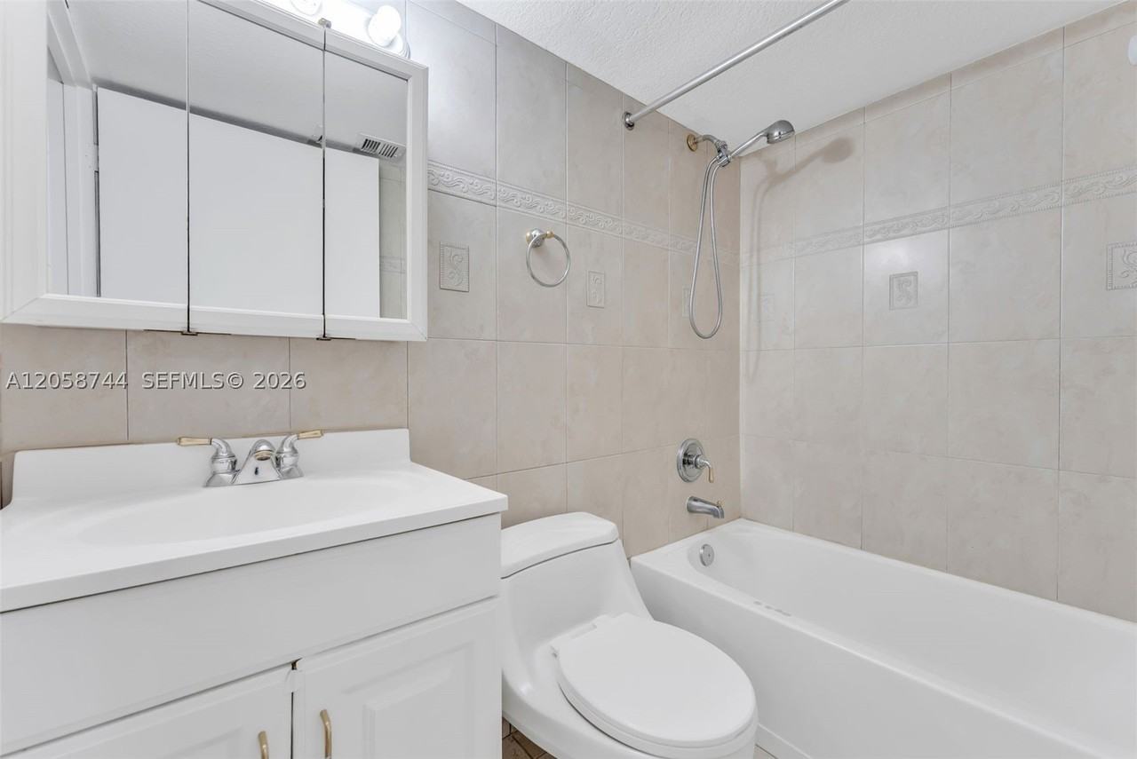 3491 Nw 21st St #3491 - Photo 7 of 34
