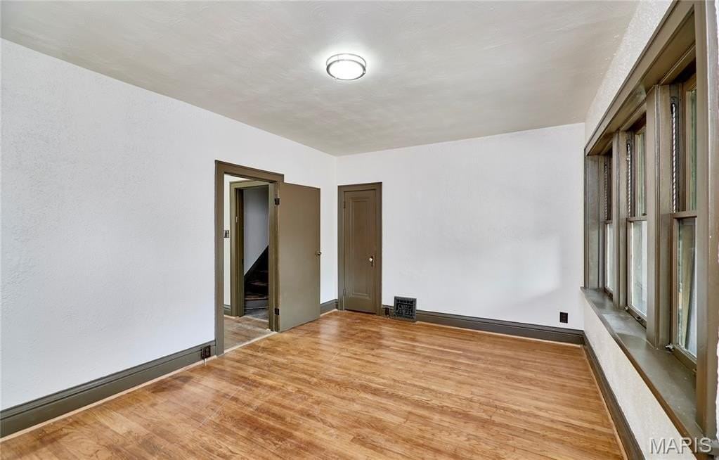 5021 Ray Ave - Photo 3 of 18