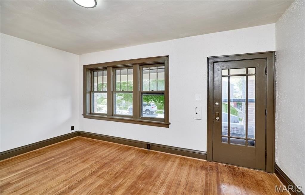 5021 Ray Ave - Photo 4 of 18
