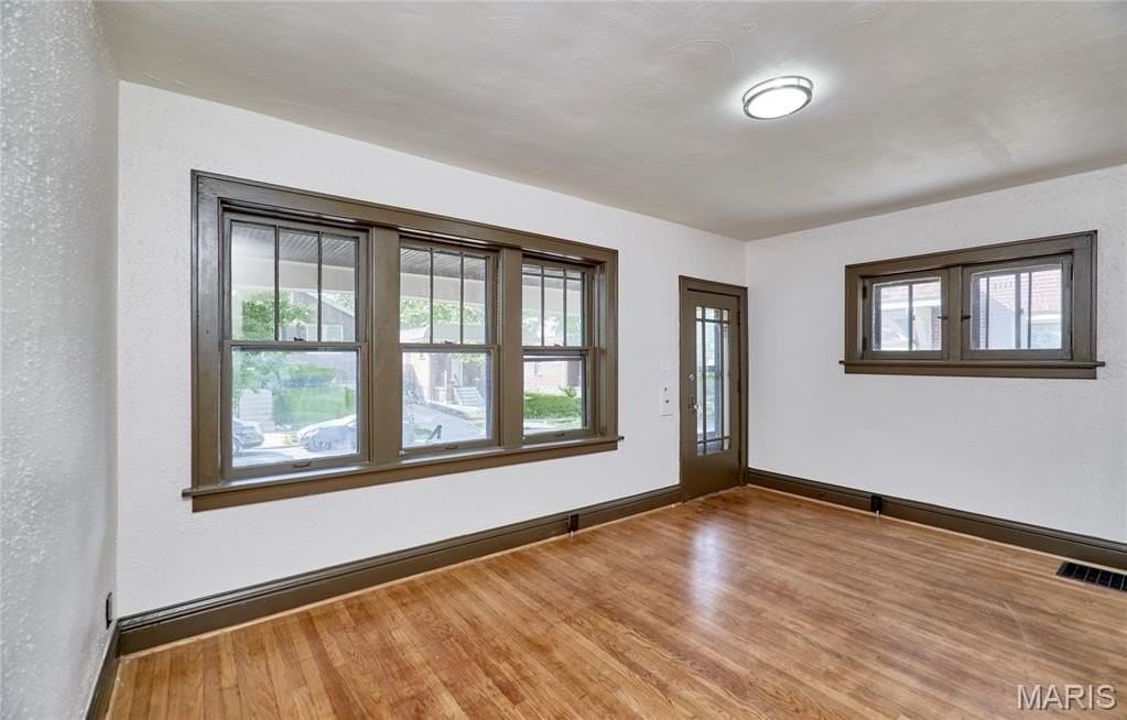 5021 Ray Ave - Photo 5 of 18