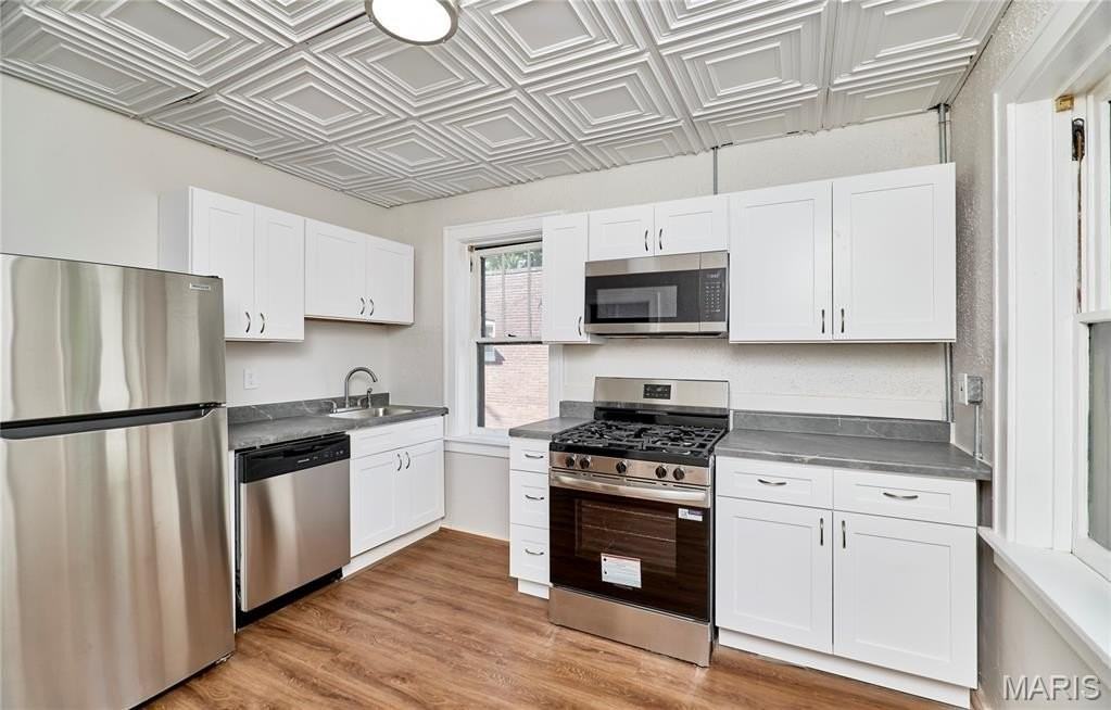 5021 Ray Ave - Photo 6 of 18