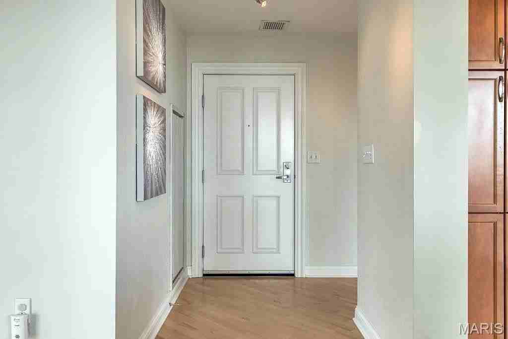 4909 Laclede Ave #1204 - Photo 3 of 35