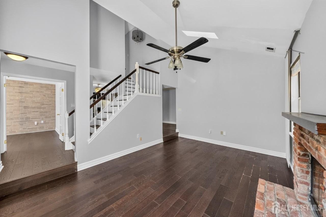 22 Driftwood Dr - Photo 5 of 20
