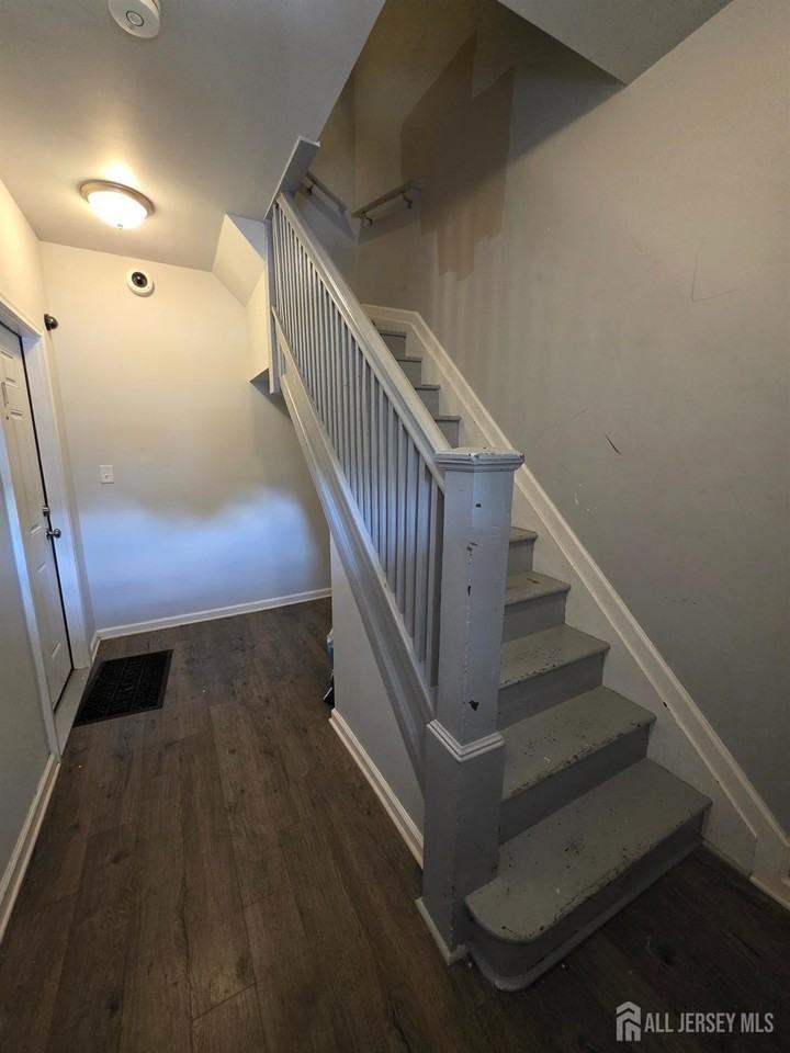 503 20th St - Photo 2 of 21