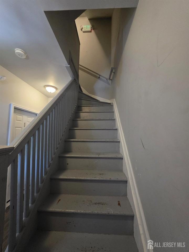 503 20th St - Photo 3 of 21