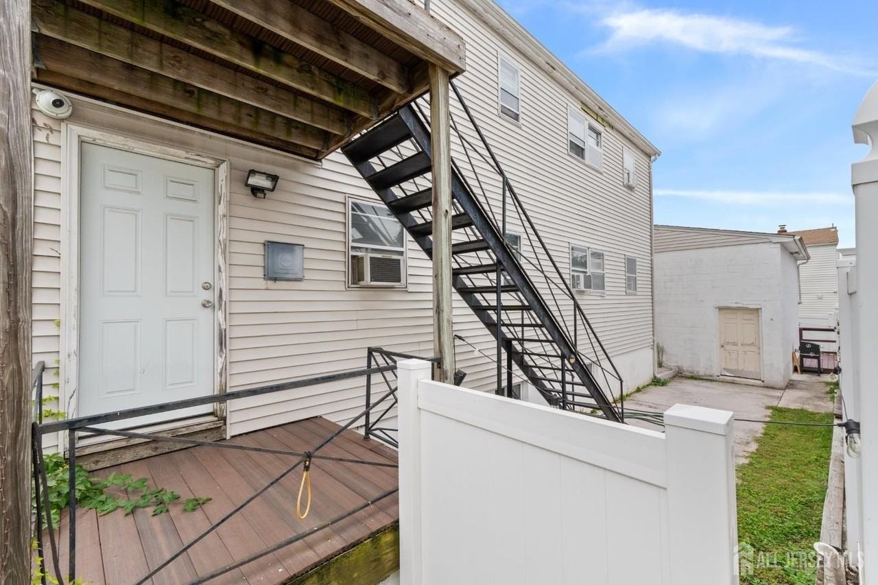 43 Orchard St - Photo 2 of 12