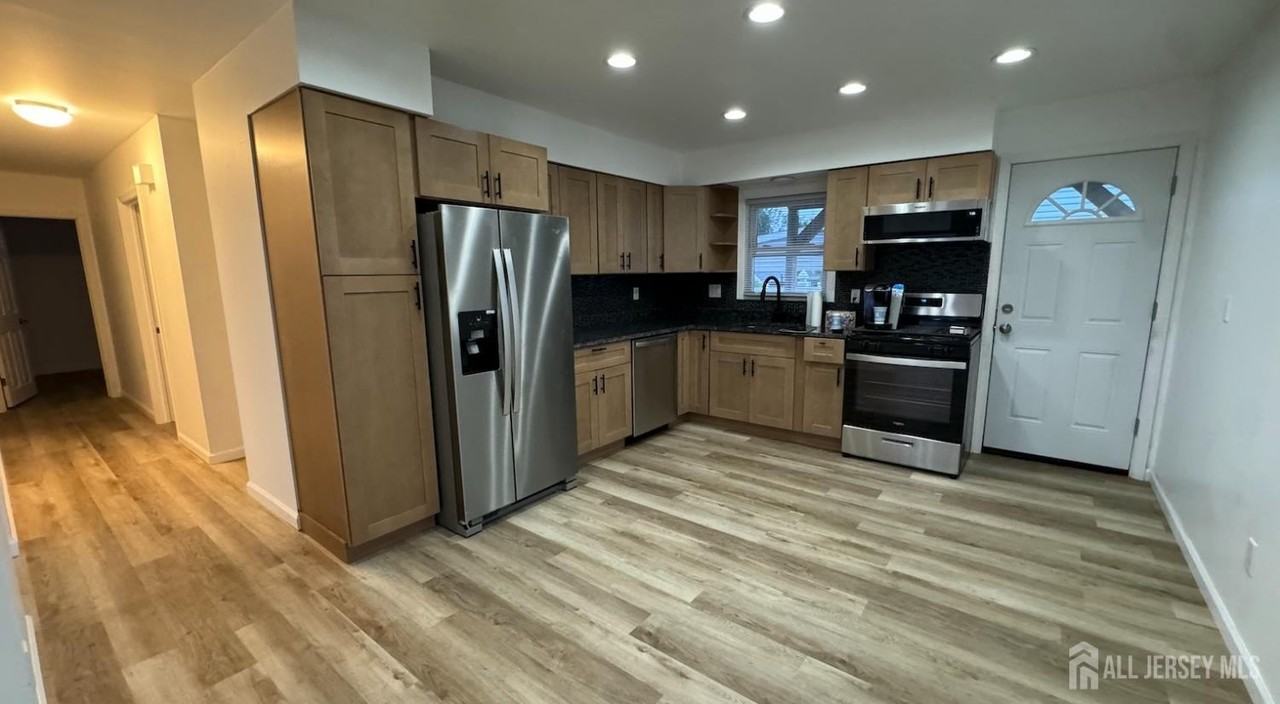 43 Orchard St - Photo 4 of 12