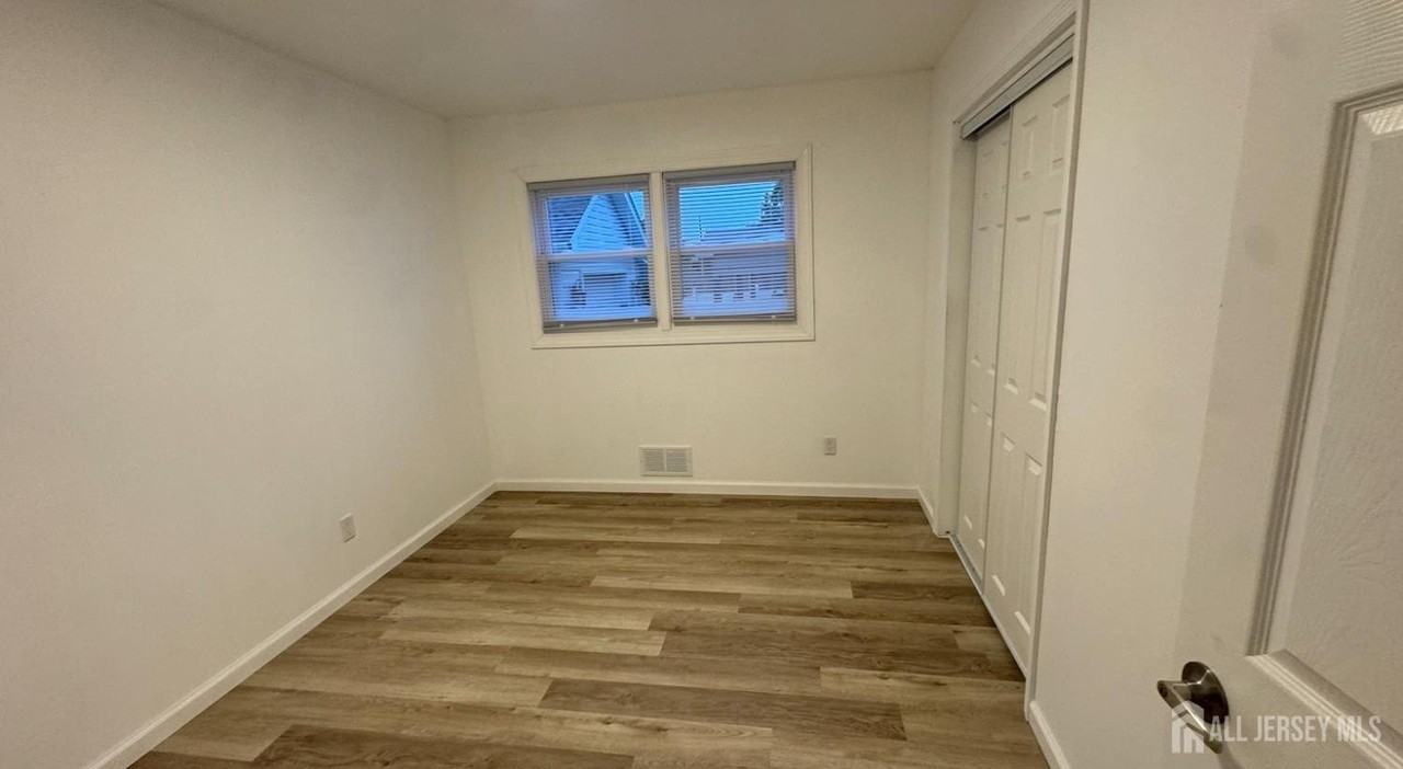 43 Orchard St - Photo 7 of 12